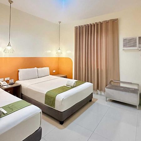סבו Travelbee Capitol Inn מראה חיצוני תמונה