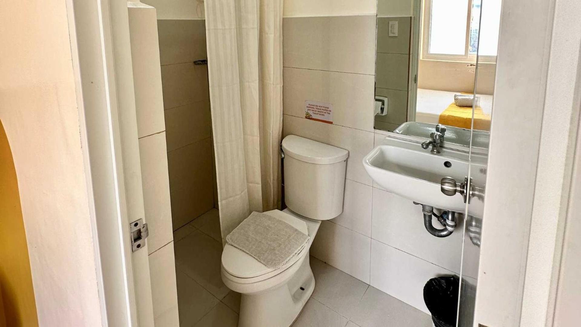 סבו Travelbee Capitol Inn מראה חיצוני תמונה
